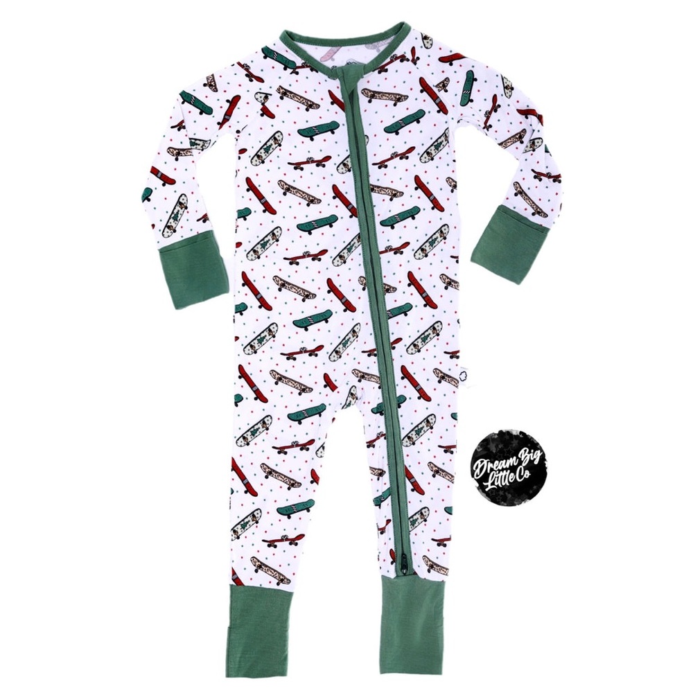 MERRY SK8MAS DREAM ROMPER
DREAM BIG LITTLE CO BAMBOO CHRISTMAS PAJAMAS